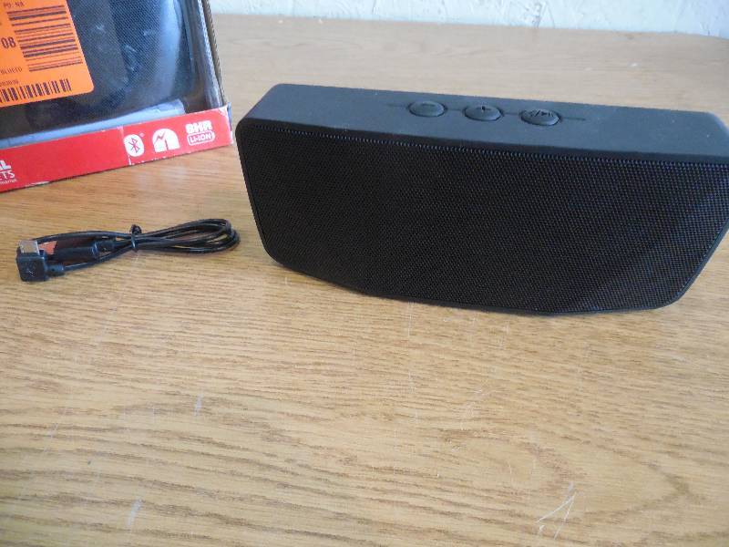 lot 50 image: Magnetic Bluetooth Stereo Speaker