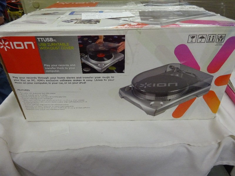lot 5 image: Ion USB Turntable