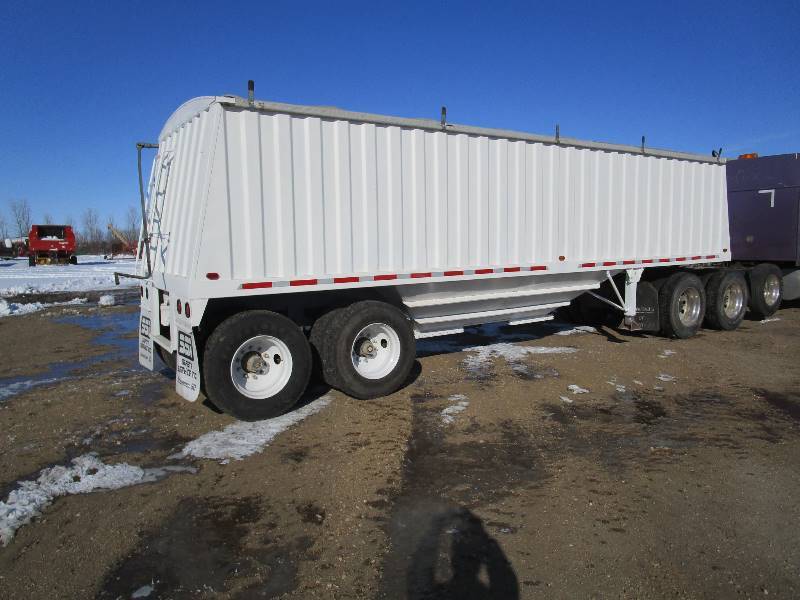 lot 1 image: 1995 30 Jet Grain Trailer