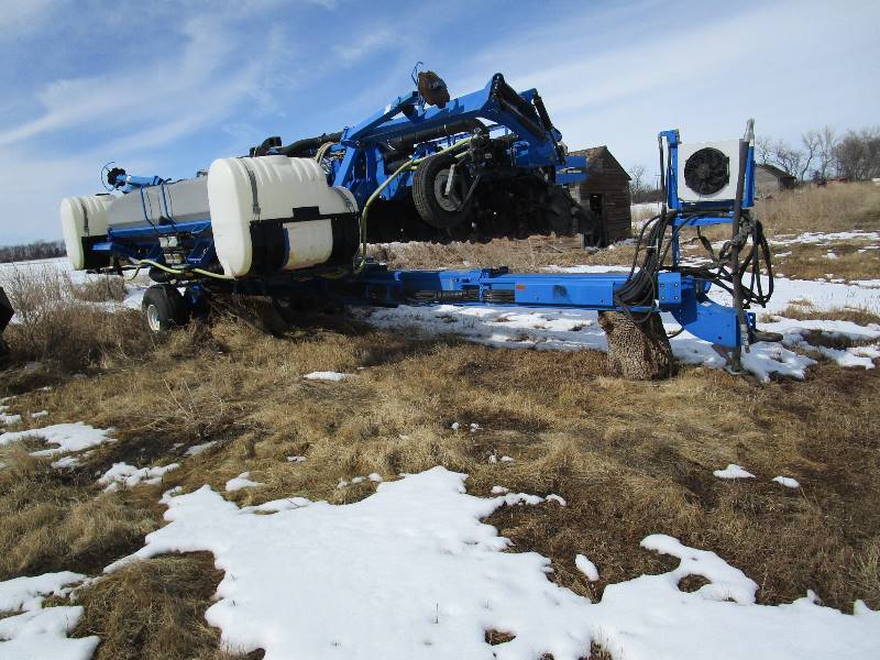 lot 4 image: New Holland SP500 12-23 Planter