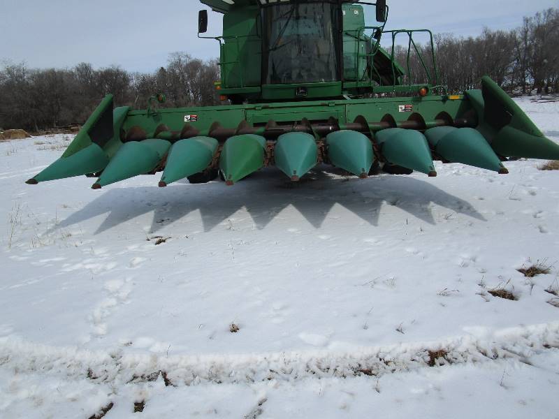 lot 5 image: John Deer 893 Corn Head