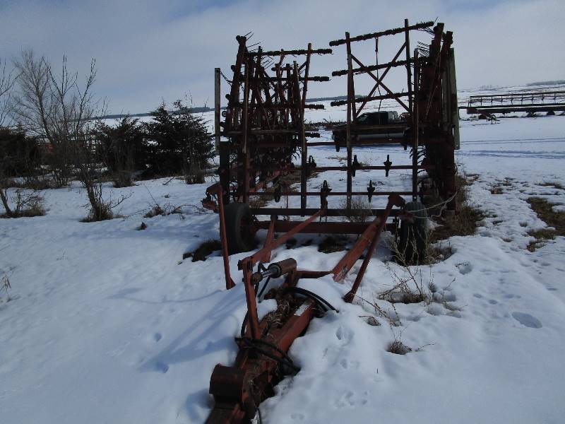 lot 8 image: 50 Melroe 420 Multi-Weeder