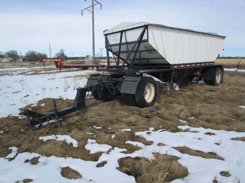 lot 13 image: 22 Doonan Grain Trailer