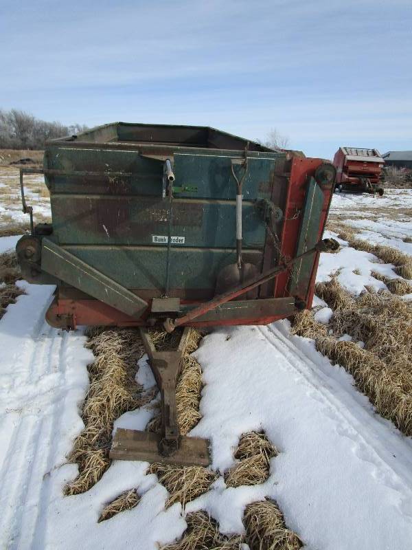 lot 23 image: Bunk Feeder 180 Feed Wagon