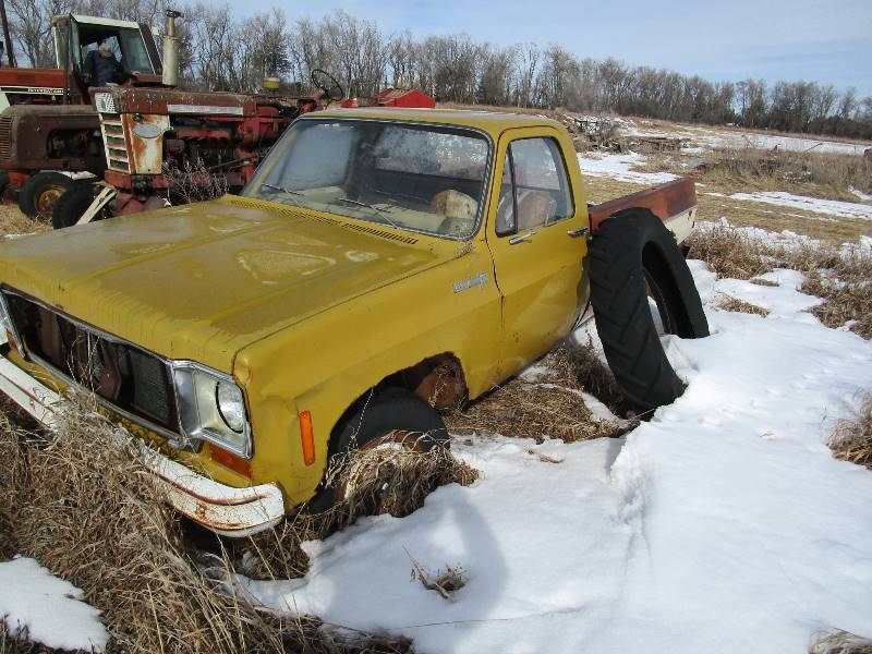 lot 39 image: 73 Chevy C20 Pickup