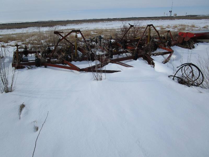 lot 34 image: 24 Morris Chisel Plow
