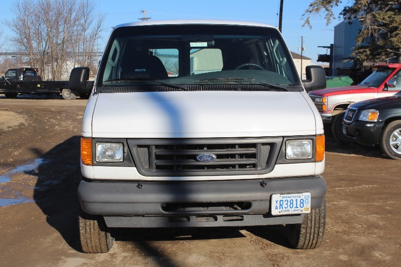 2004 Ford E350 Van