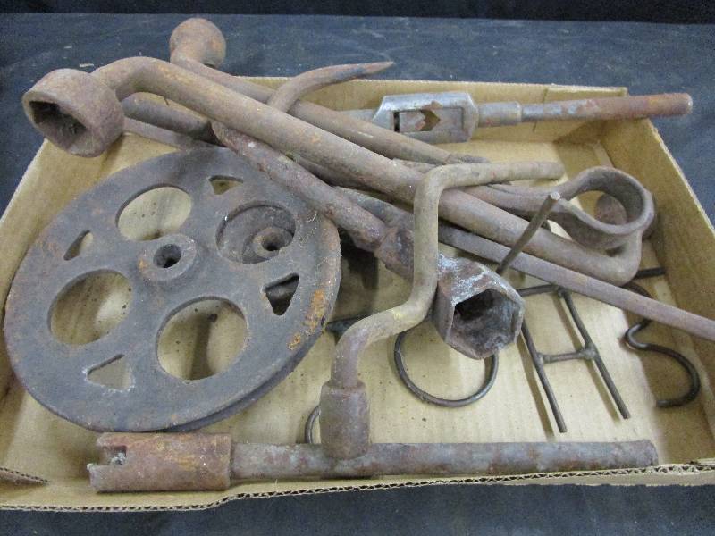 Various Tools and Pulley