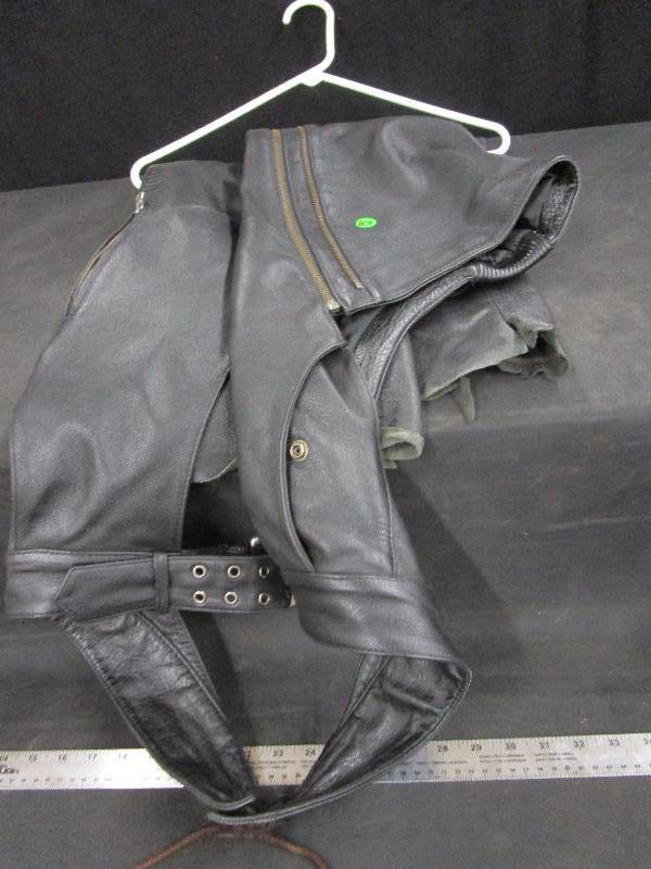 XL Harley Davidson Leather Chaps in Good Condition