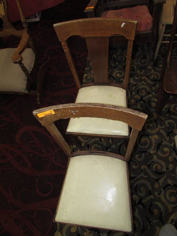 lot 368 image: TWO VINTAGE DINING ROOM CHAIRS, NEED SOME TLC. ONE MISSING THE BACK SUPPORT