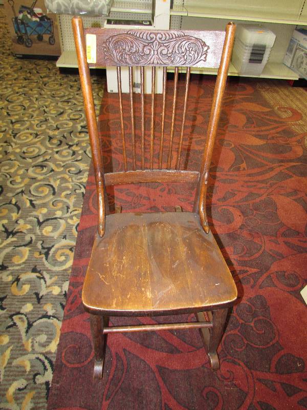 lot 370 image: VINTAGE ROCKING CHAIR