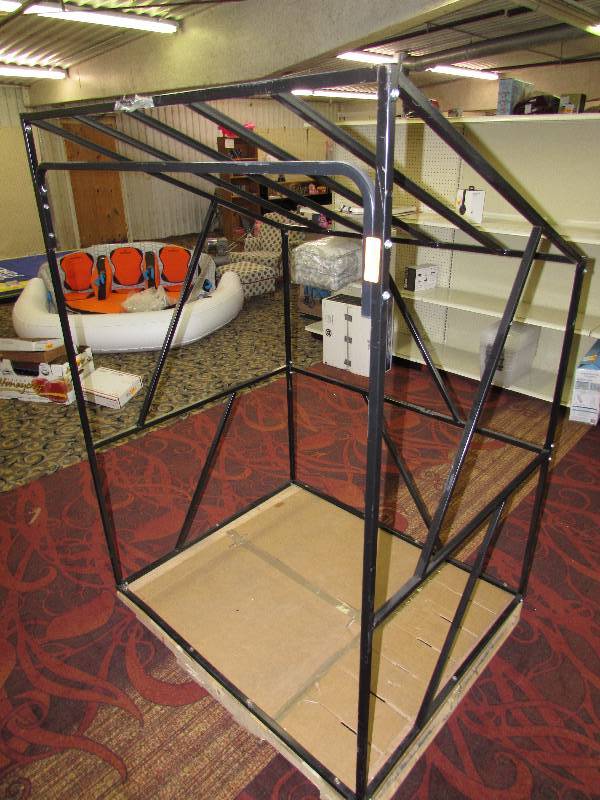 lot 372 image: METAL FRAME ON PALLET
