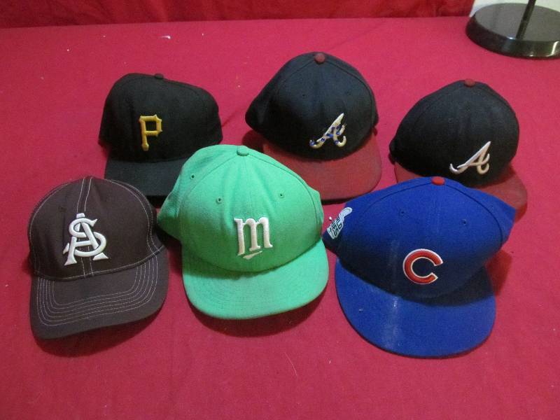 lot 4 image: caps