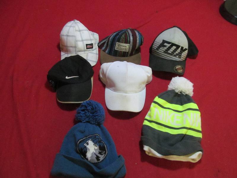 lot 5 image: caps