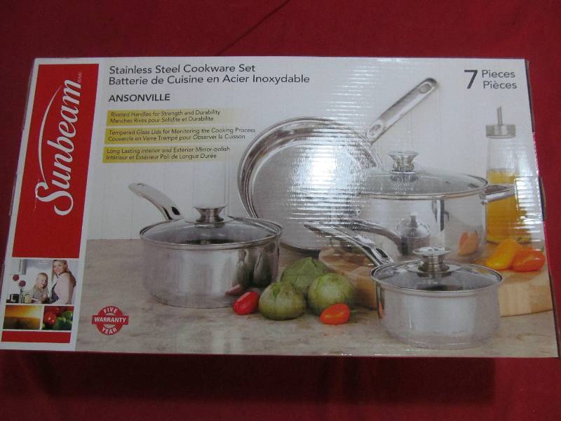 lot 23 image: Sunbeam cook set