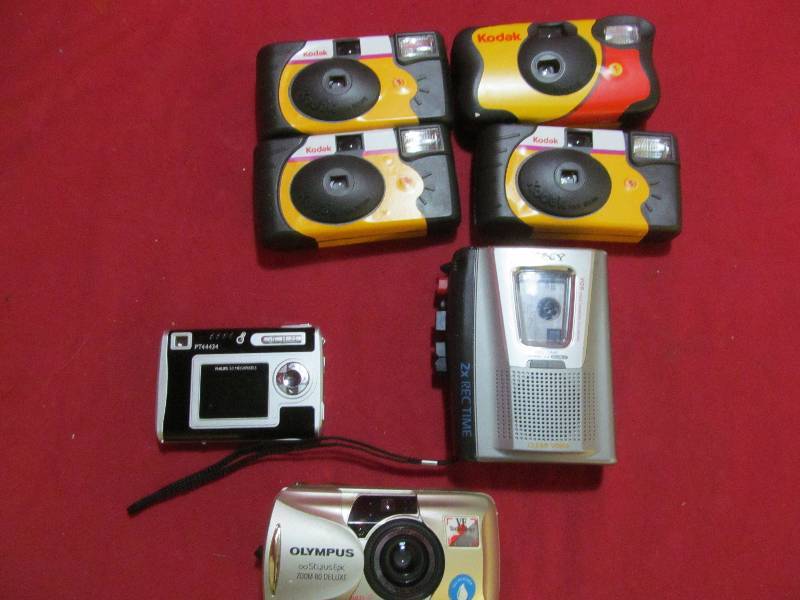 lot 29 image: cameras