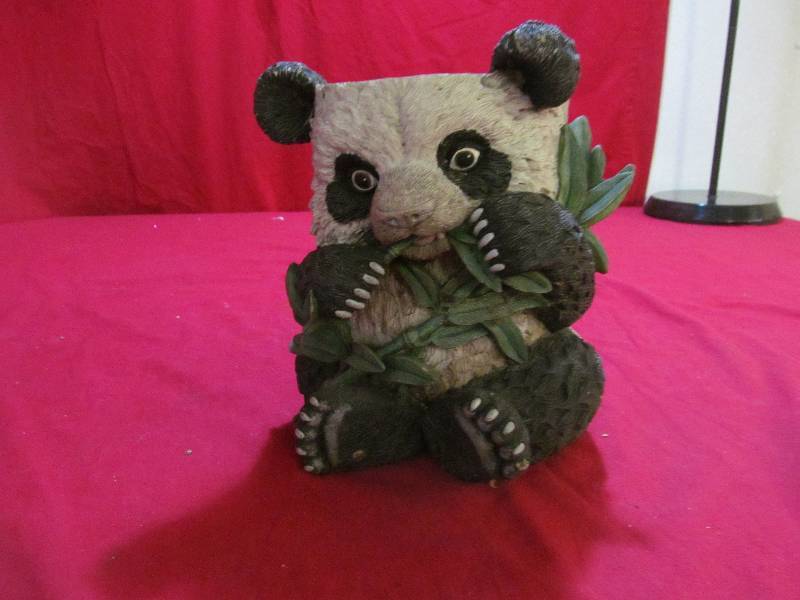 lot 48 image: bear flower pot