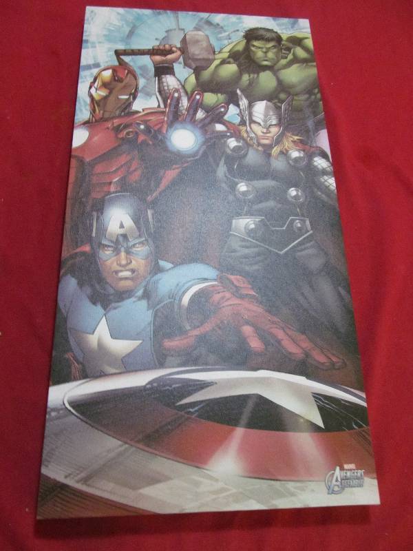lot 49 image: Marvel Avengers wall dcor