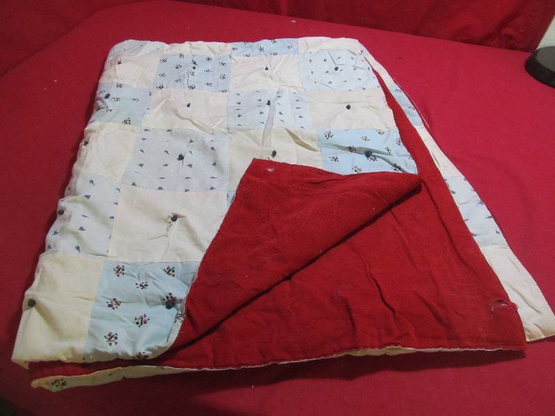 lot 72 image: quilt