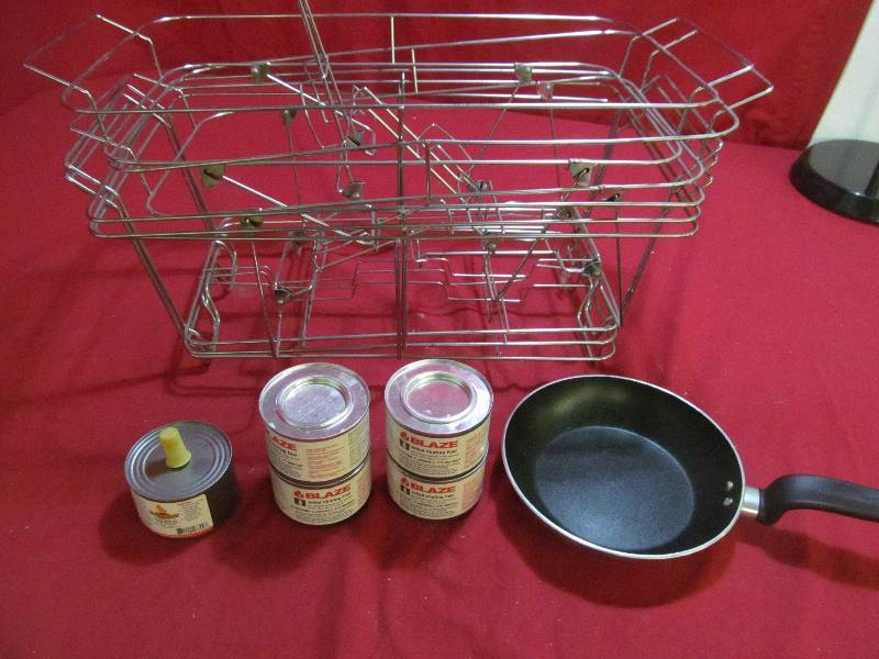 lot 100 image: Chafing fuel, wire racks