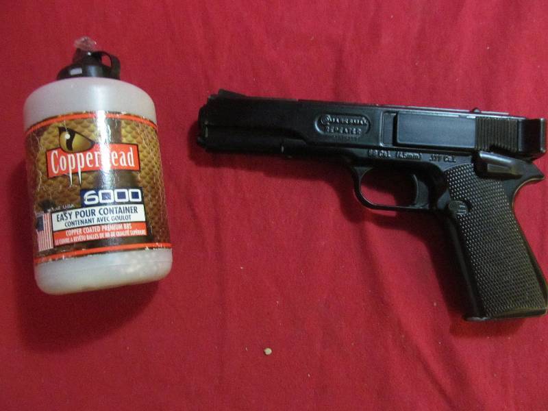 lot 104 image: air pistol, bbs