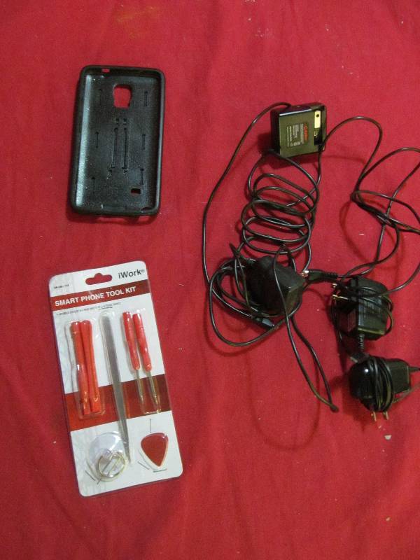 lot 115 image: Note4 cover, phone chargers, smart phone tool kit