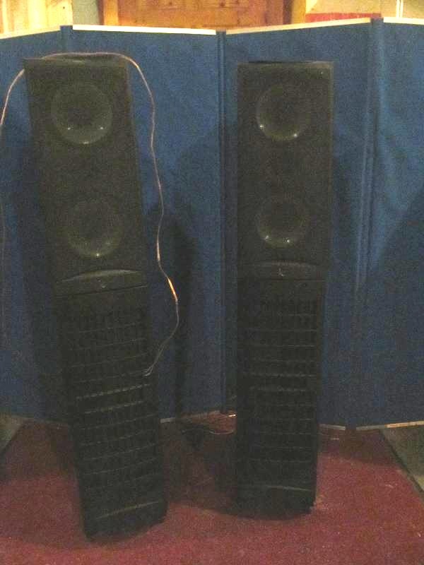 lot 146 image: Infinity Speakers