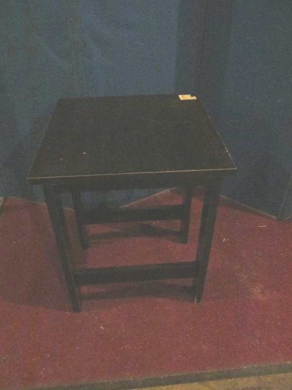 lot 150 image: Occasional table