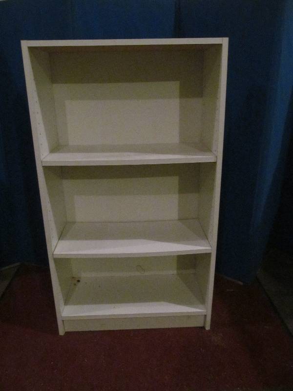 lot 155 image: book shelf
