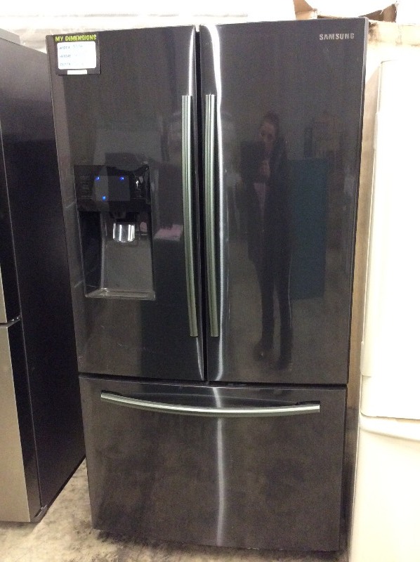 lot 19 image: Samsung Black Stainless French Door Fridge With Water And Ice