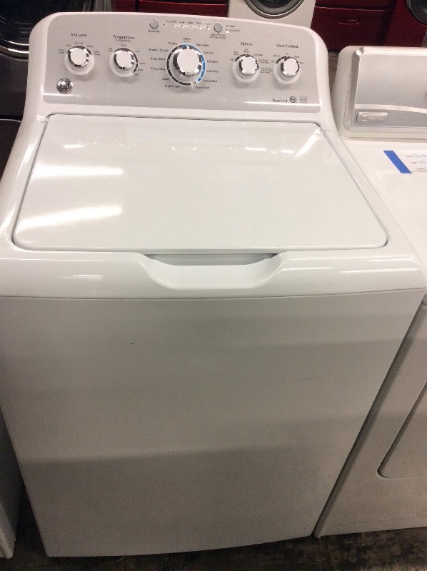 lot 14 image: GE White Top Load Washer