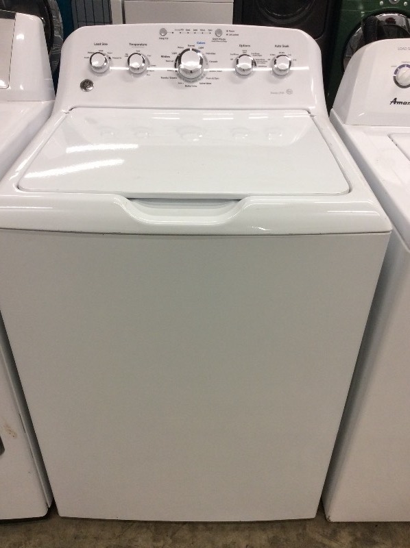 lot 13 image: GE White Top Load Washer