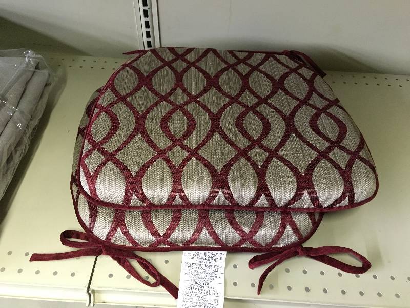 lot 342 image: Studio Chic 2PK Chair Pad, Retail $9.99