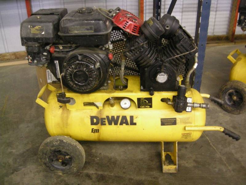 lot 22 image: Dewalt  Honda Jobsite Air Compressor