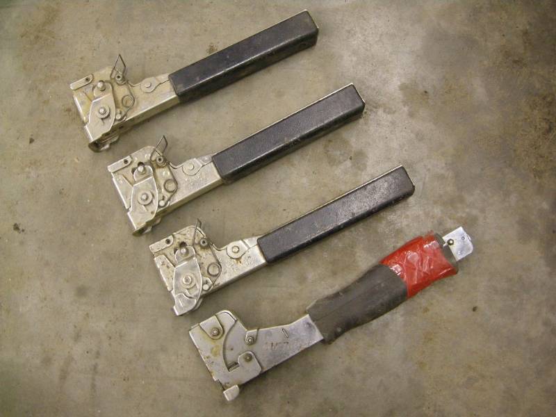 lot 100 image: 4 DuoFast Hammer Staplers