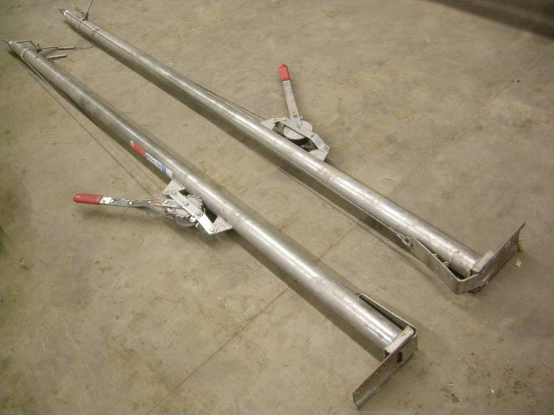 lot 104 image: Proctor 16 Wall Jacks