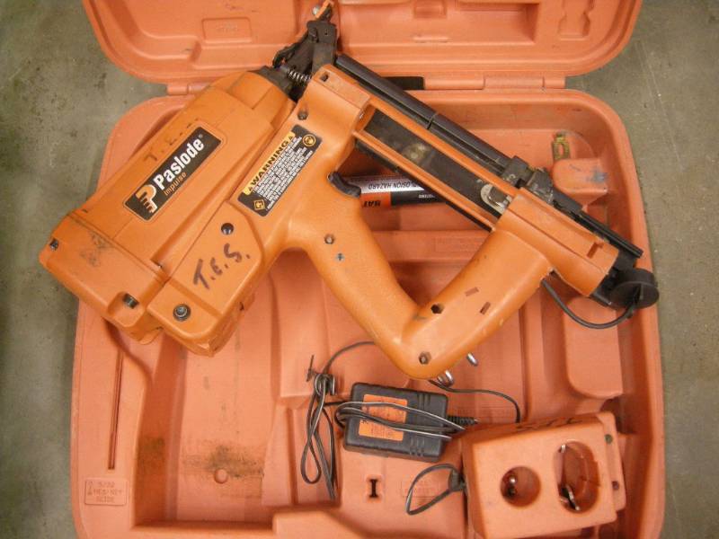 lot 144 image: Paslode Cordless Impulse Nailer