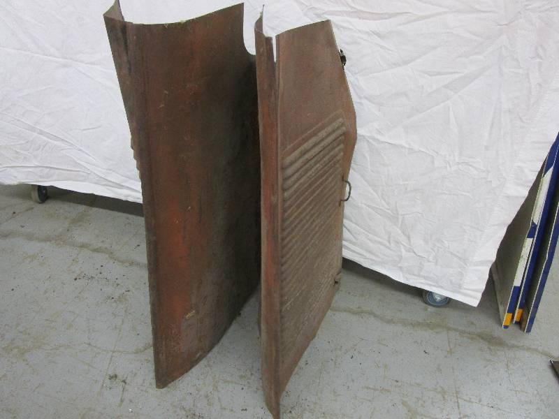 lot 3 image: Vintage Truck Hood