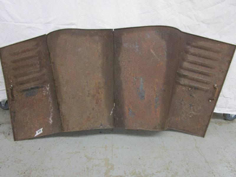 lot 4 image: Vintage Truck Hood
