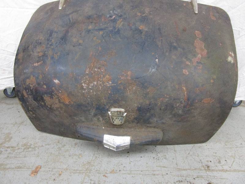 lot 9 image: Ford Trunk Lid