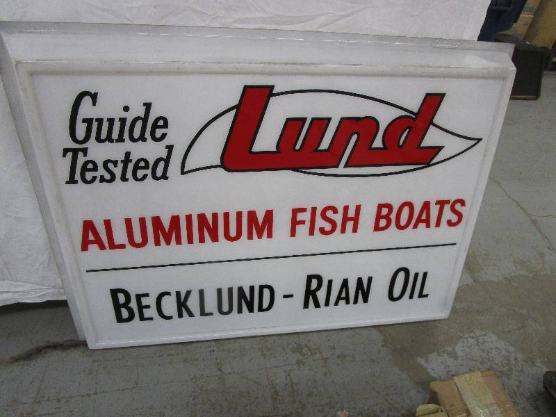 lot 21 image: 2 Plastic Signs