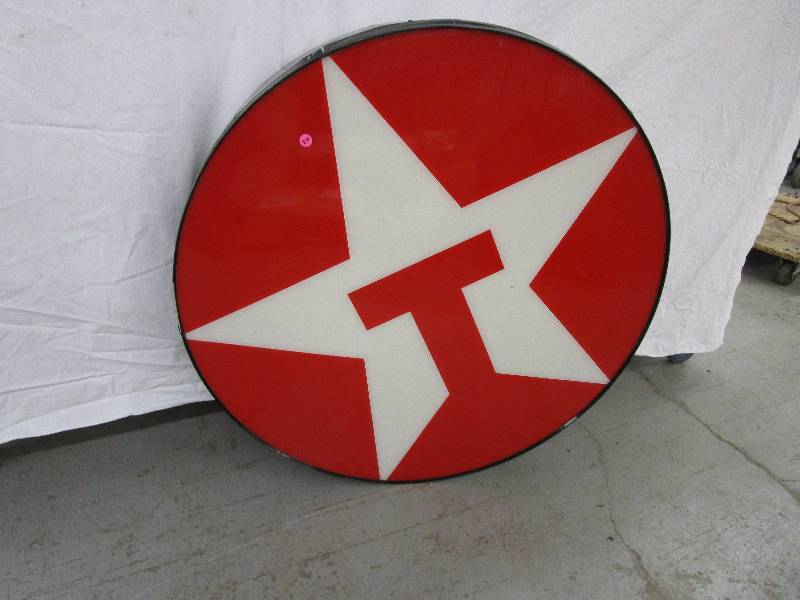 lot 26 image: Texaco Lighted Sign not tested