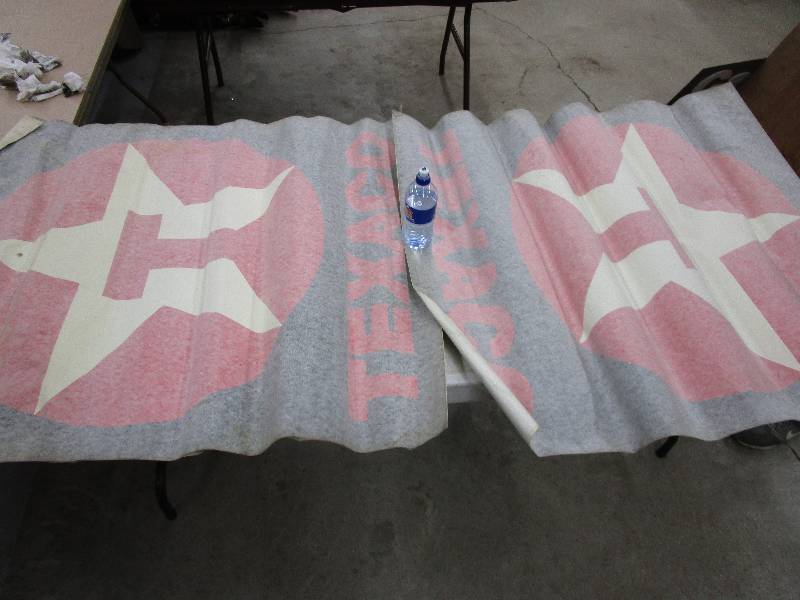 lot 29 image: 2 Texaco Decals
