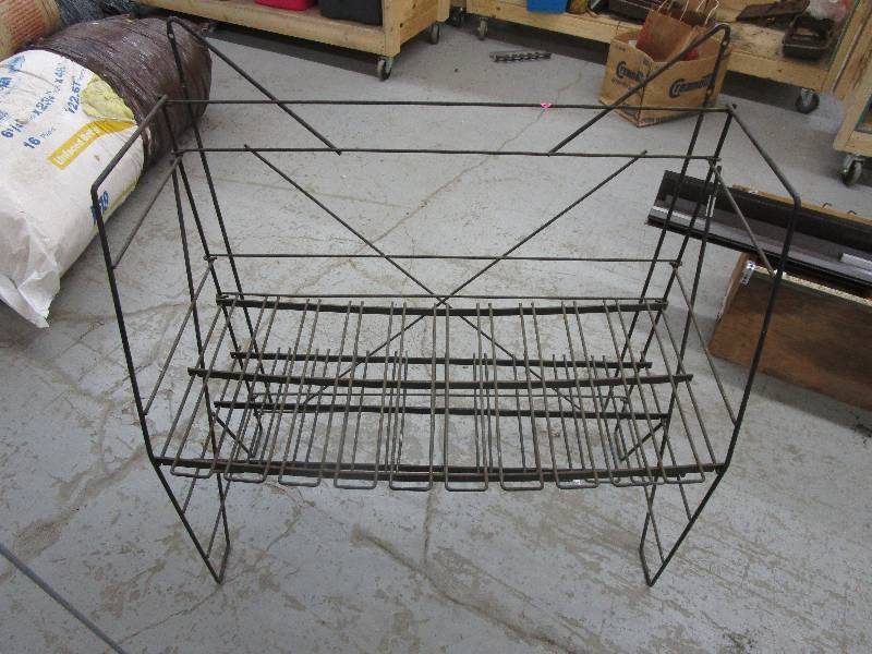 lot 69 image: Metal Rack