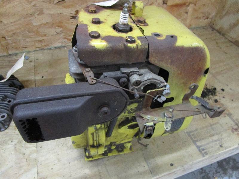 lot 89 image: John Deere Motor - Parts Only