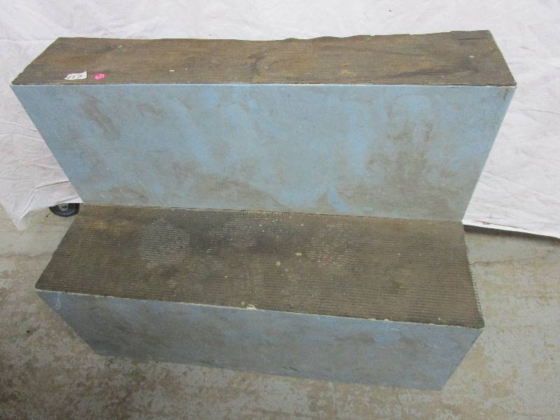 lot 93 image: Universal Metal Steps