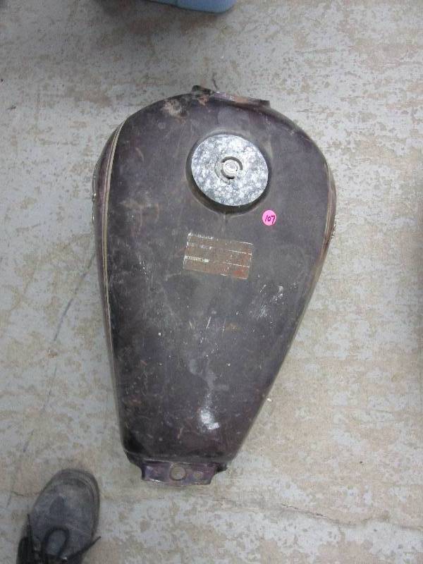 lot 107 image: Honda Motorcycle Tank