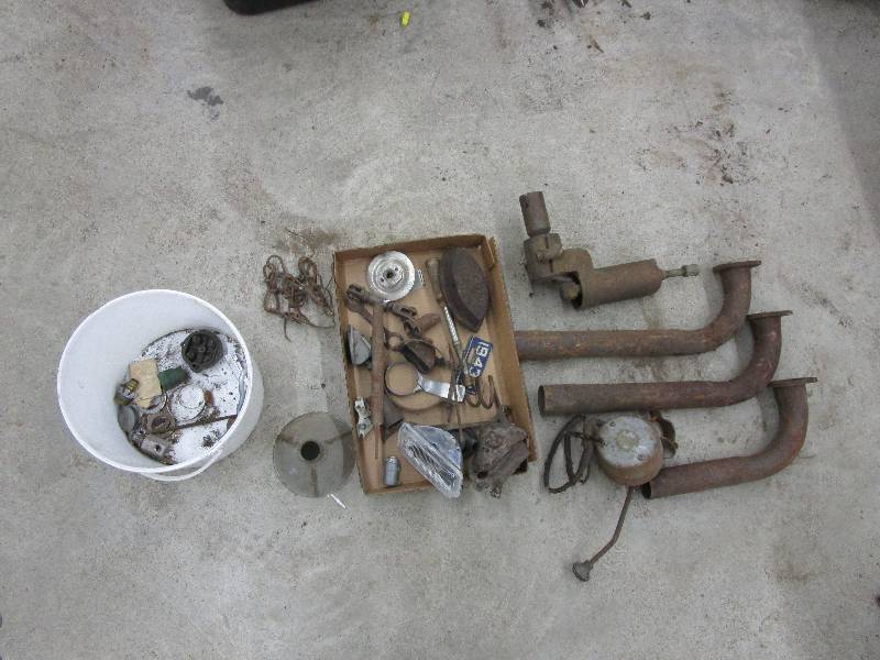 lot 140 image: Rustic Items and  Does hook to PTO John Deere #6886-c old Electric Break Controller