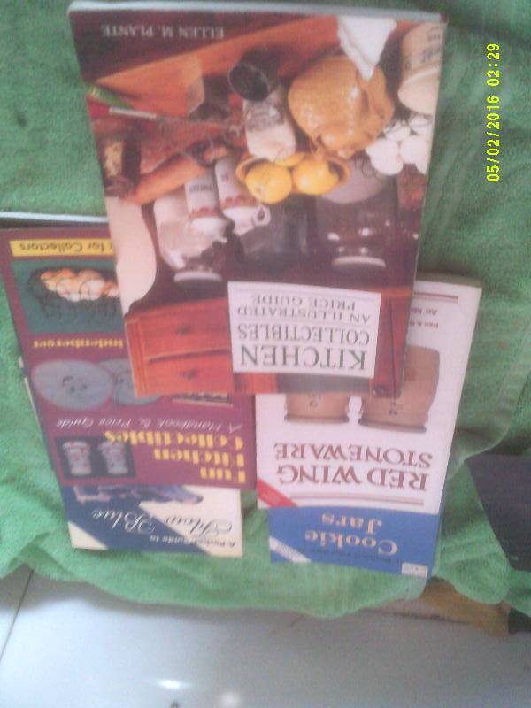 5 COLLECTOR BOOKS