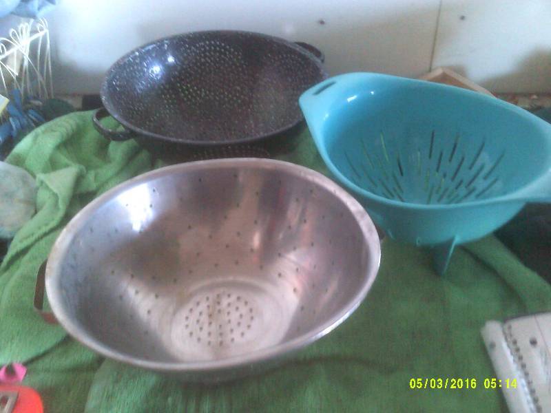 ENAMEL , STAINLESS , PLASTIC STRAINERS